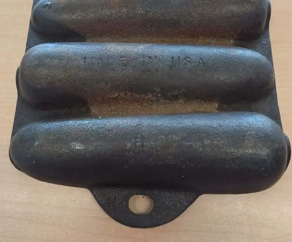 Unmarked vintage cast